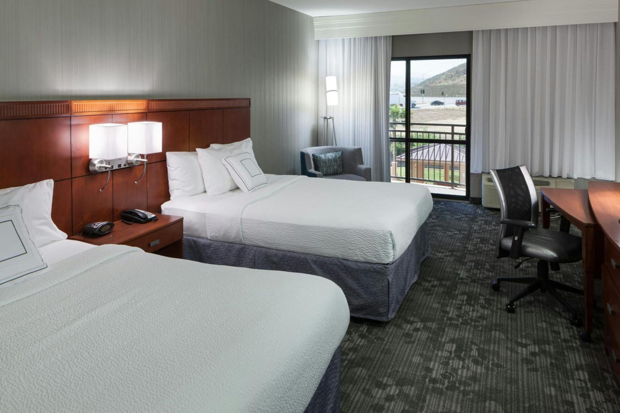 Hotel Courtyard By Marriott Santa Clarita Valencia Exterior foto